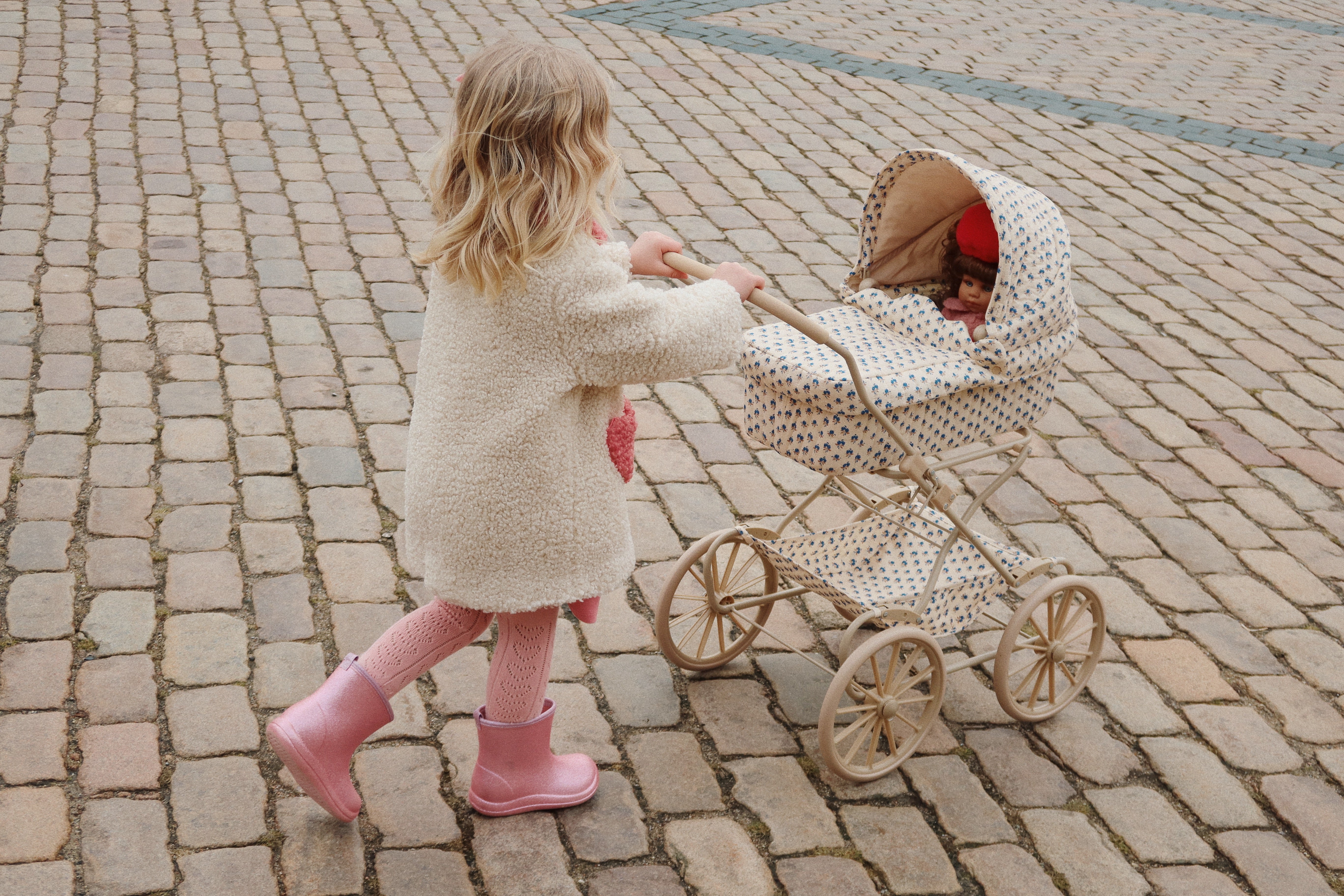 Konges Sløjd A/S DOLLS multi
