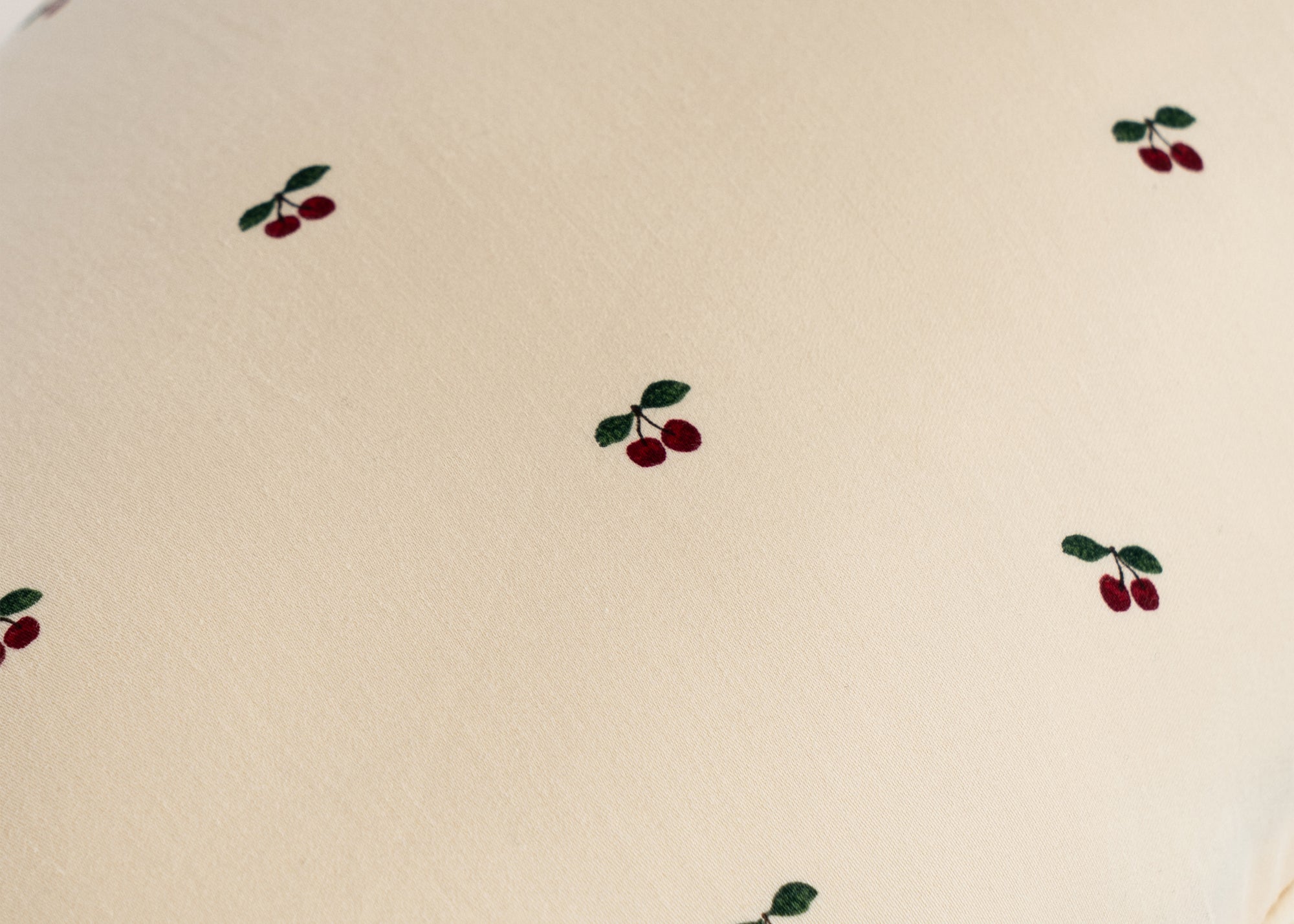 Konges Sløjd A/S NURSING PILLOW & COVERS cherry