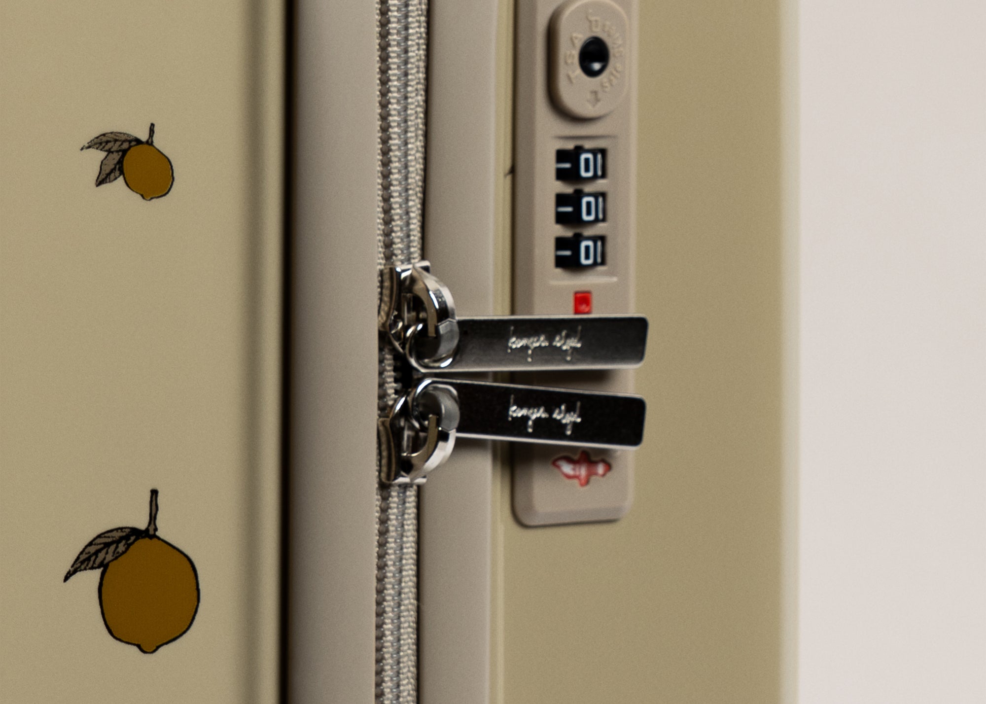 Konges Sløjd A/S TRAVEL SUITCASE lemon
